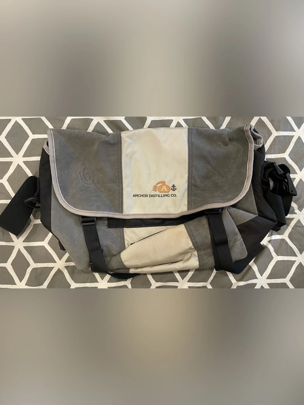Timbuk2 Custom Men's Gray and Cream Messenger Bag with insulated cooler pouch.